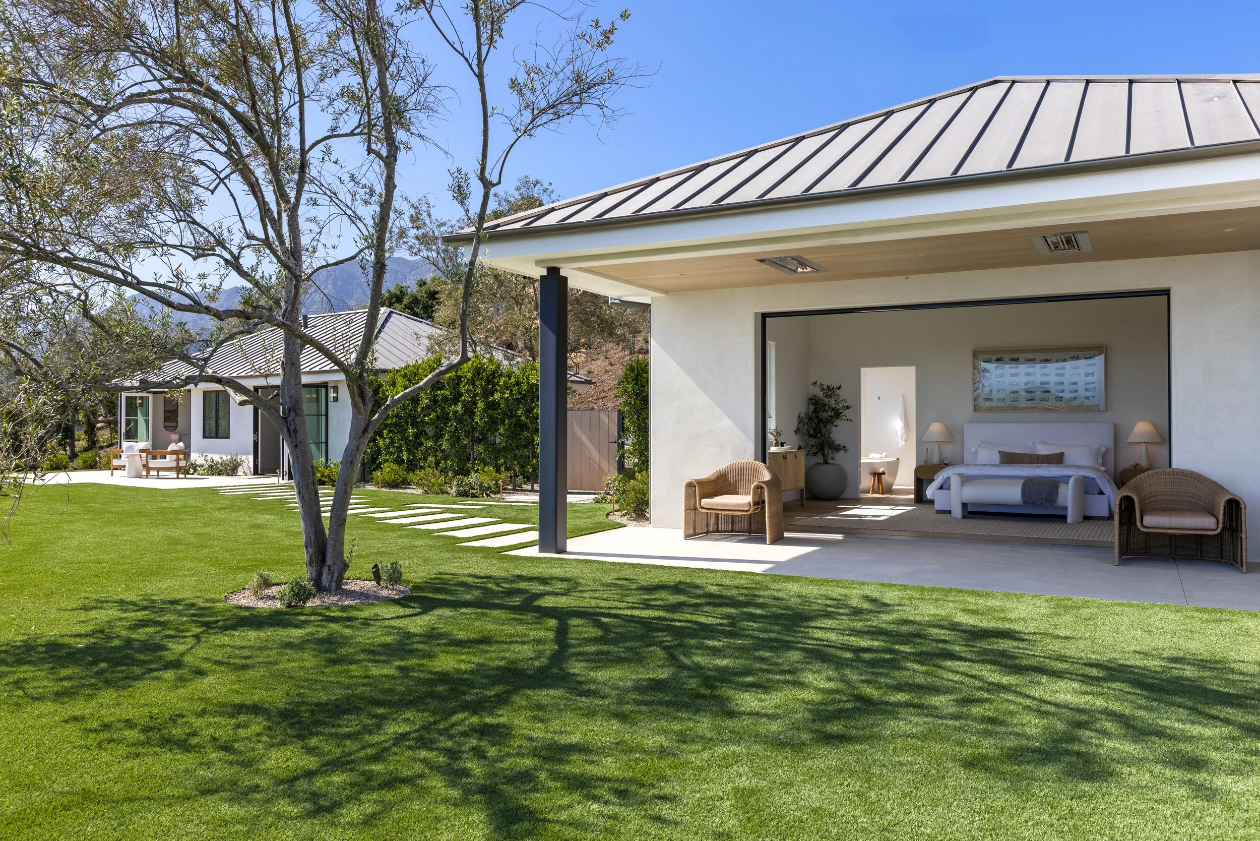 EAST VALLEY RD — Becker Studios