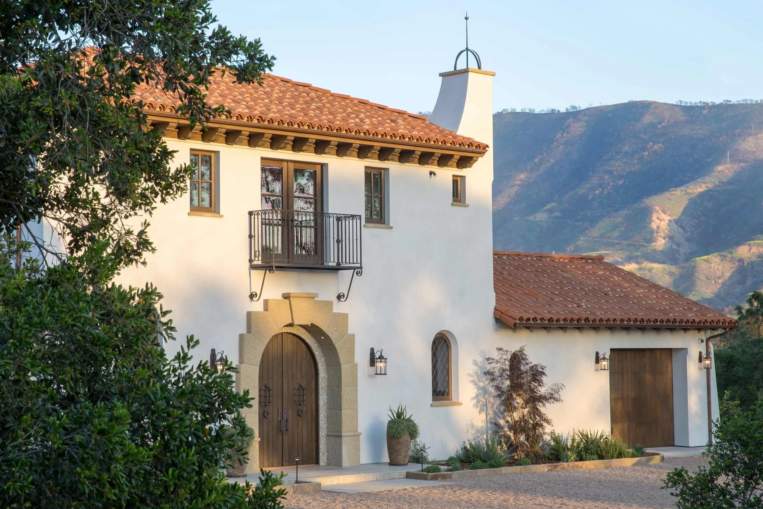 Modern Hacienda Style Architecture Design in Ojai by Tom Meaney — Tom Meaney