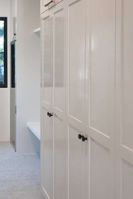 CONTEMPORARY COTTAGE — Becker Studios