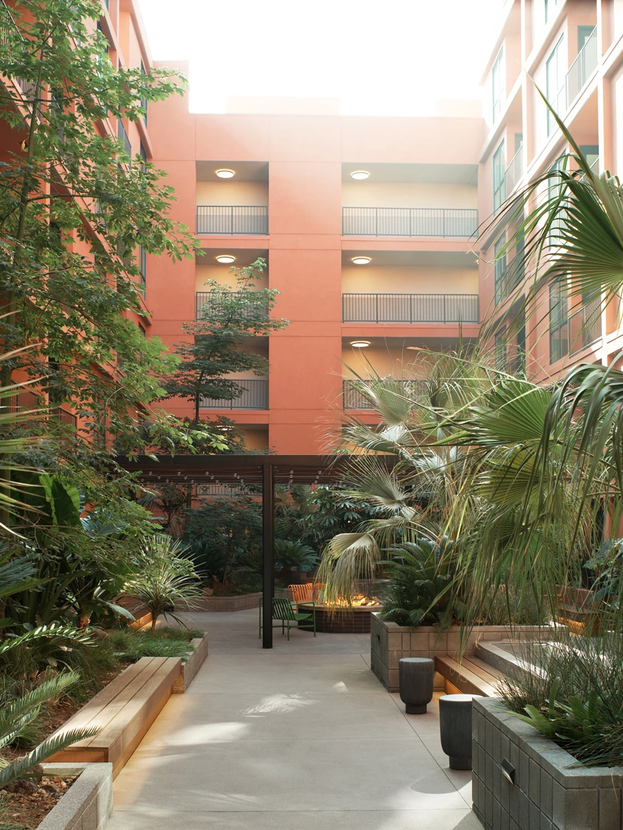 El Centro — Commune Design