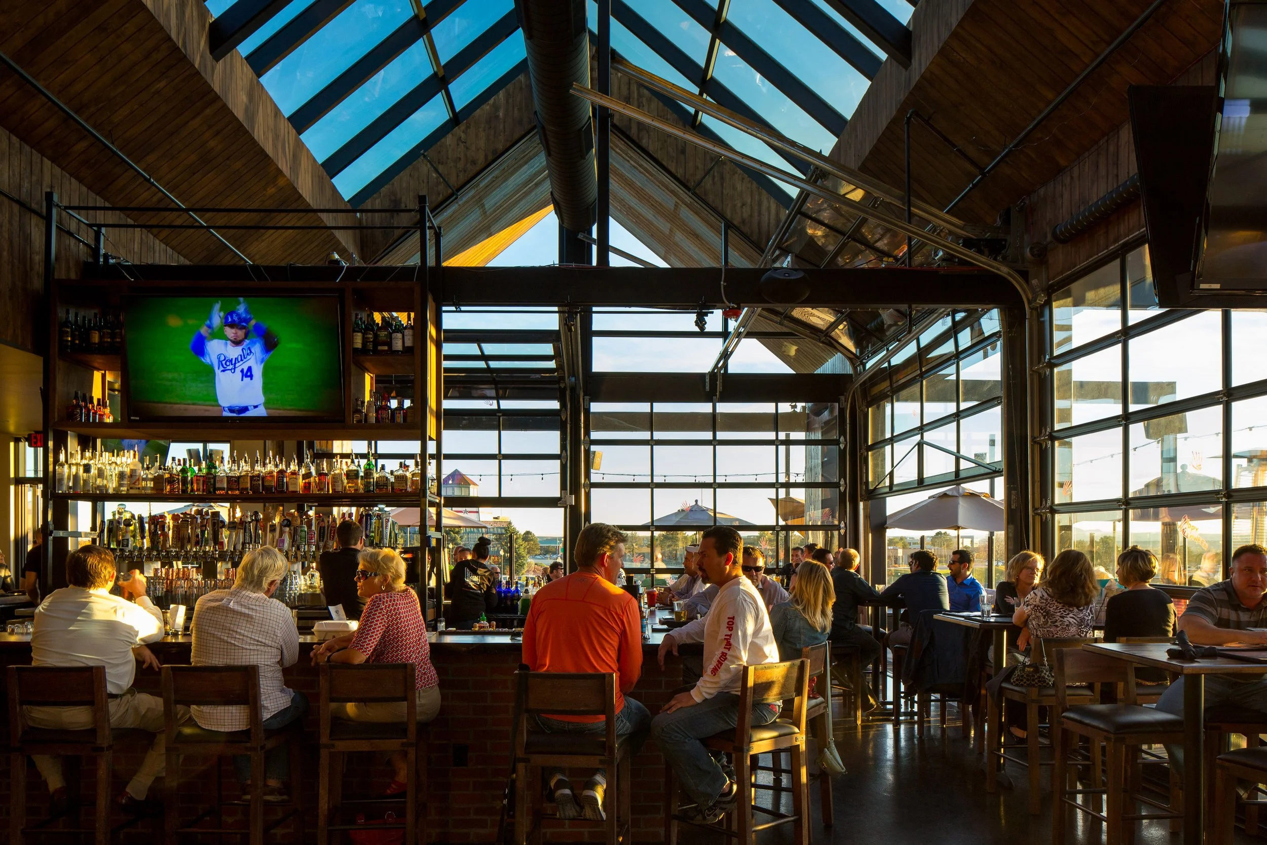 ViewHouse EATERY — Roth Sheppard Architects