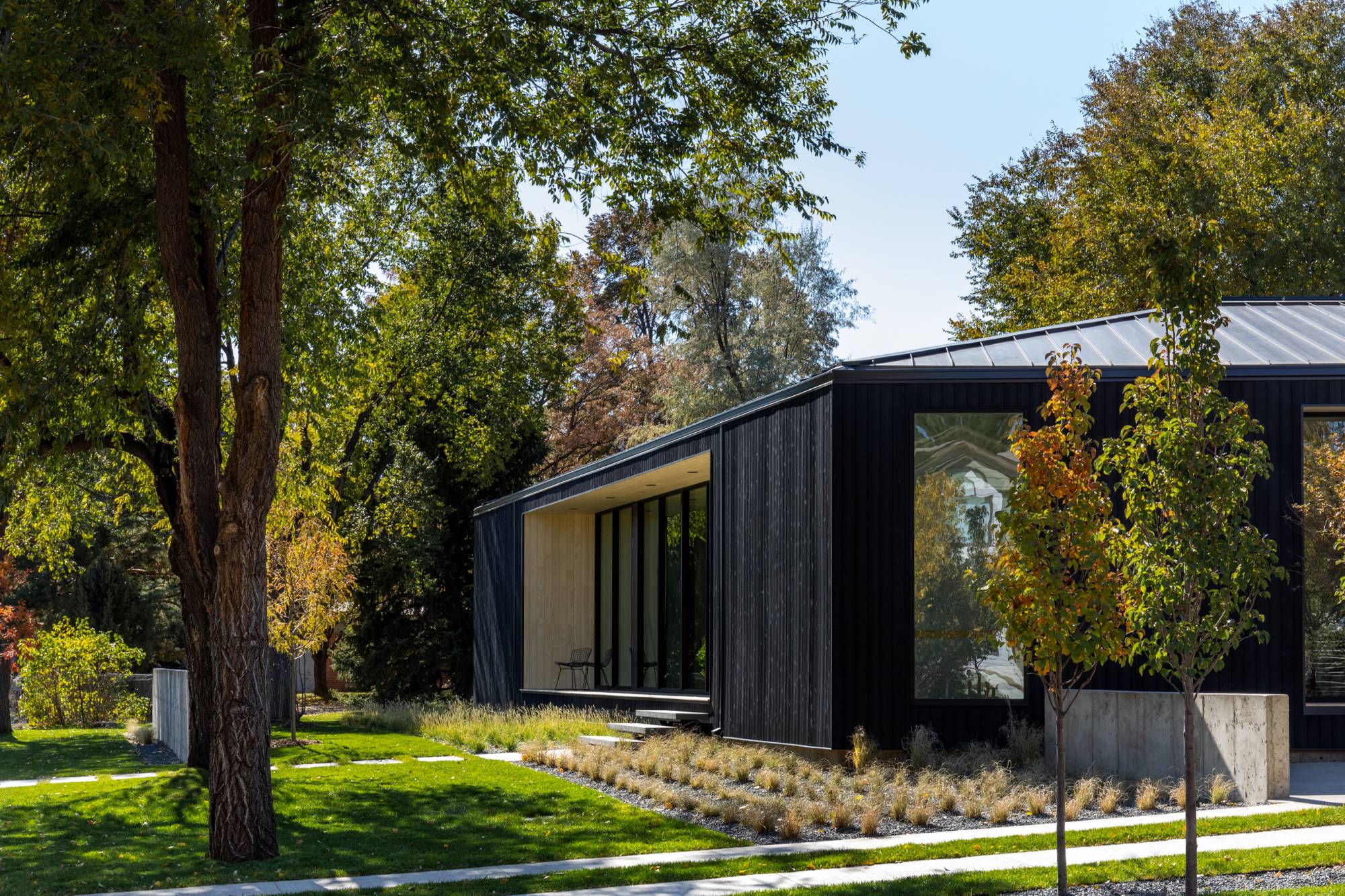 Vista Drive Pavilion — Studio B 