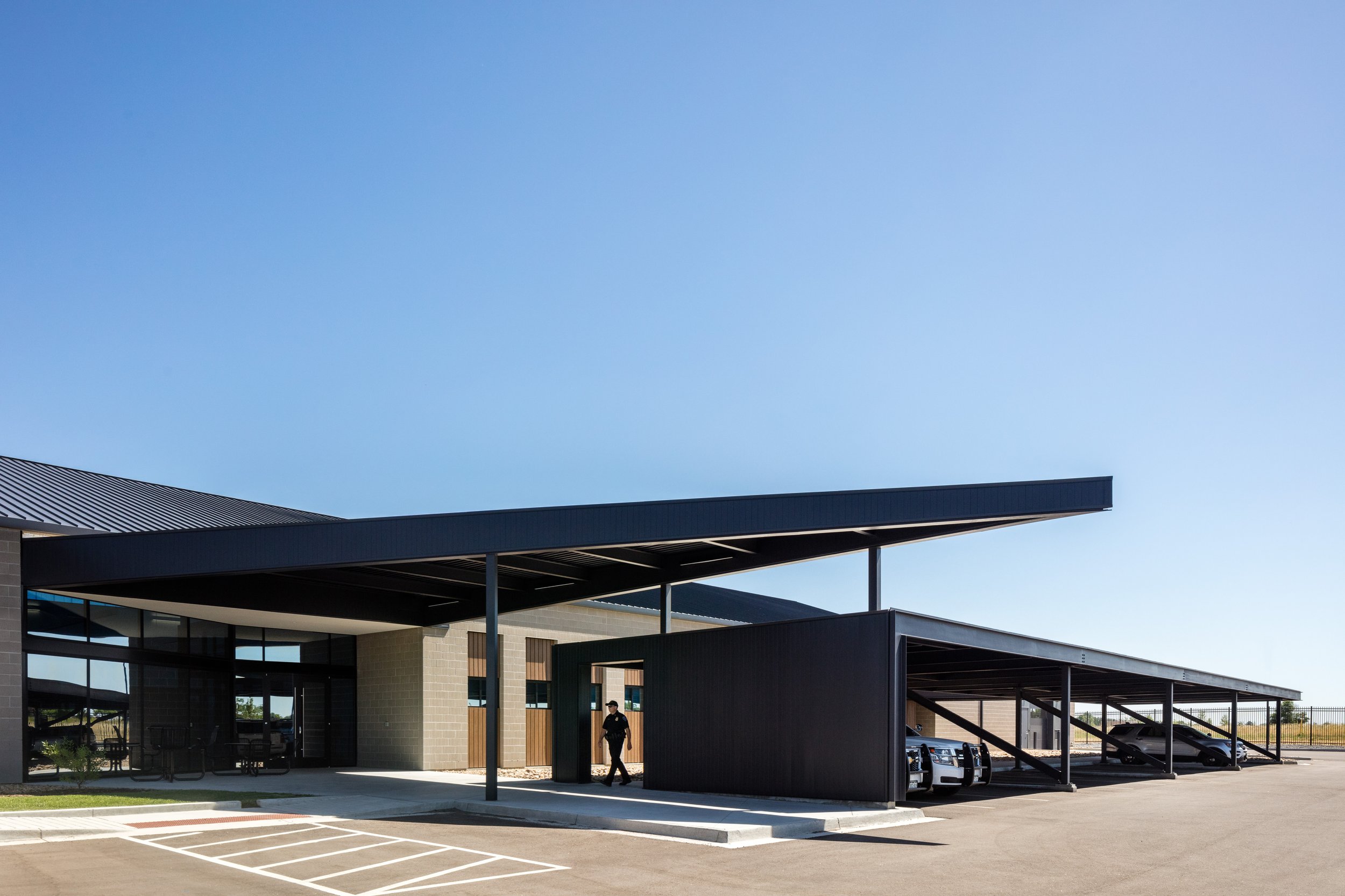 FIRESTONE POLICE DEPARTMENT & MUNICIPAL COURT — Roth Sheppard Architects