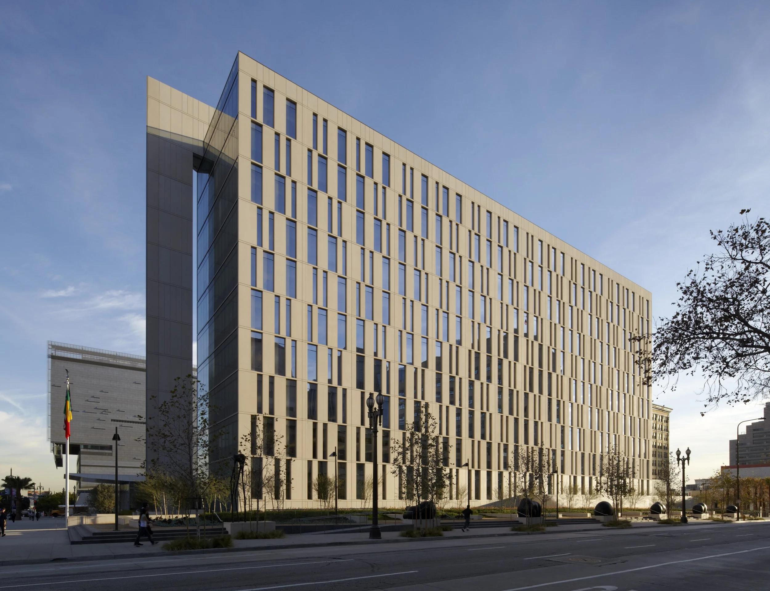 LOS ANGELES POLICE DEPARTMENT ADMINISTRATION BUILDING — Roth Sheppard Architects