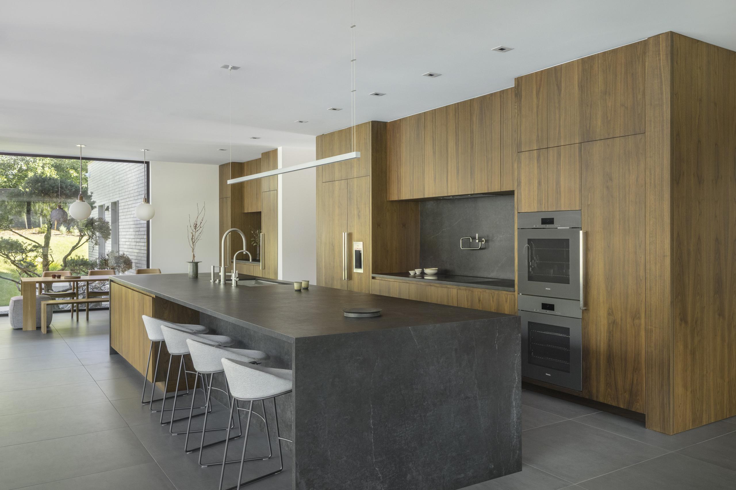 Parkside Vill — Studio B 