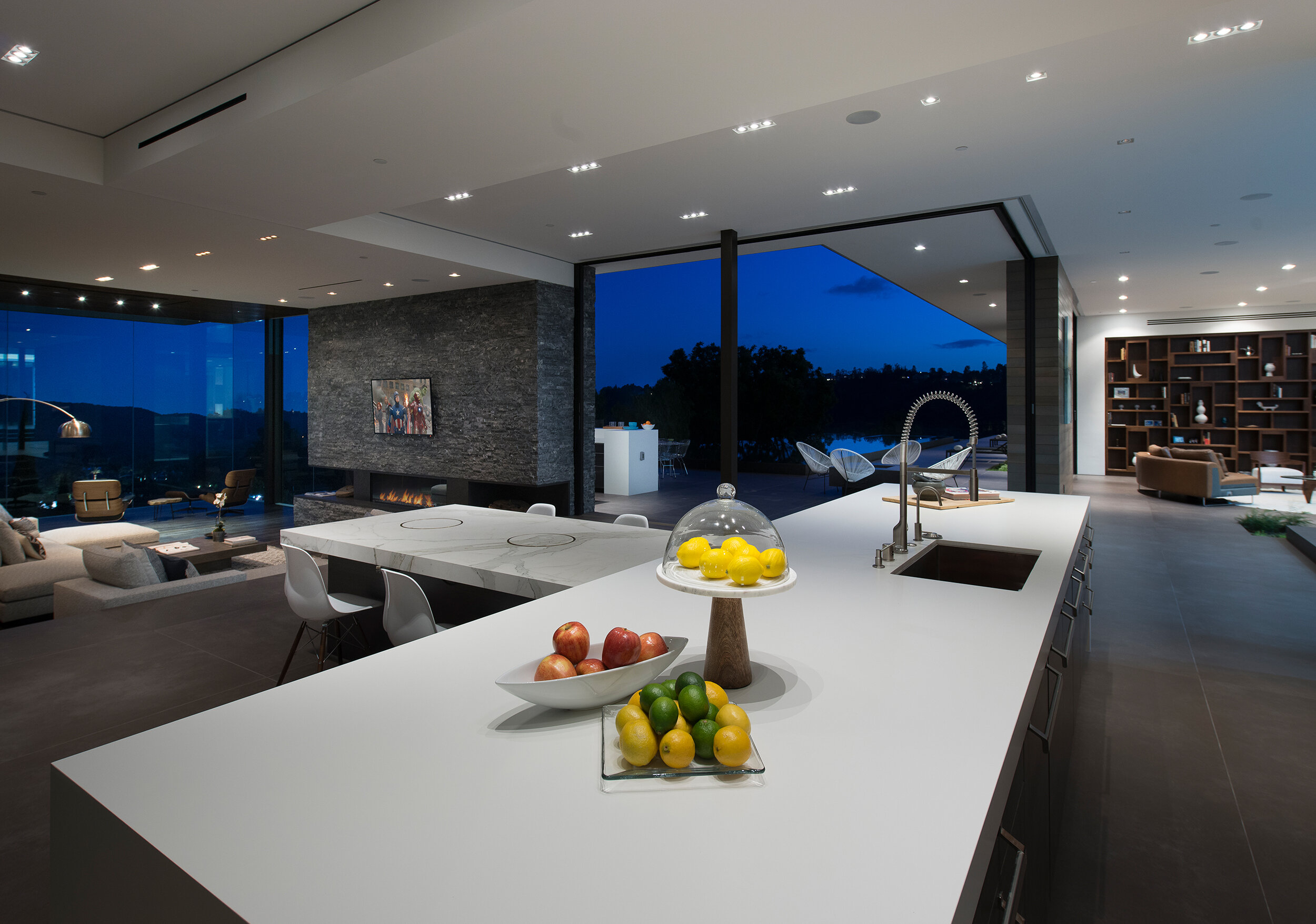 benedict canyon 2016, a west coast luxury modern home in Beverly Hills for views & outdoor living — whipple russell architects