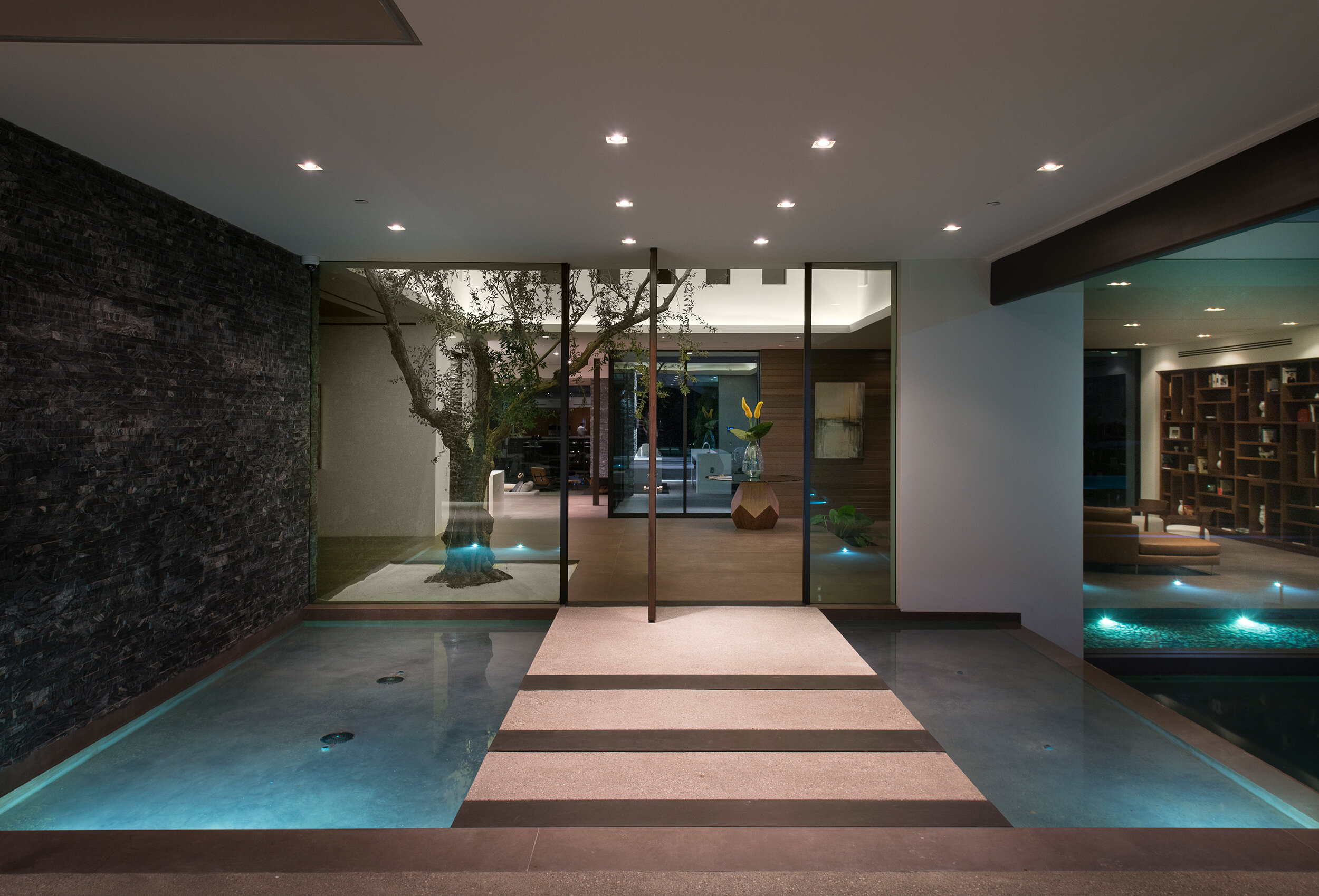 benedict canyon 2016, a west coast luxury modern home in Beverly Hills for views & outdoor living — whipple russell architects