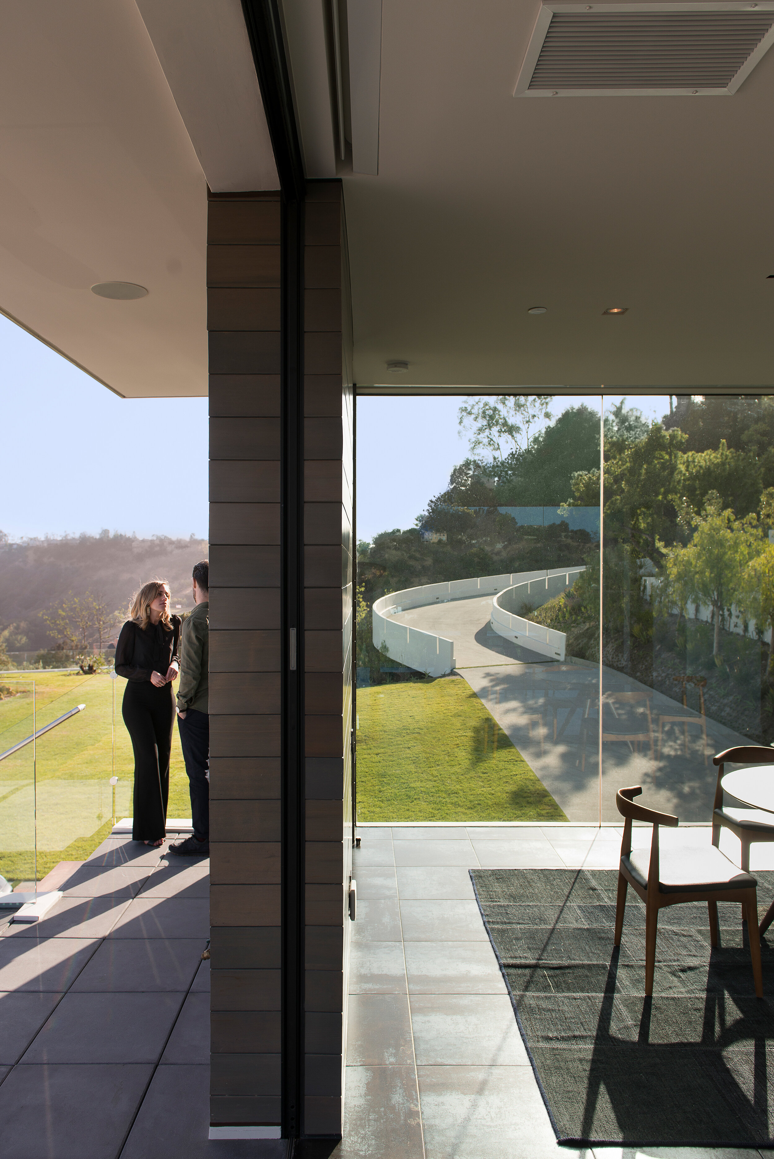 benedict canyon 2016, a west coast luxury modern home in Beverly Hills for views & outdoor living — whipple russell architects