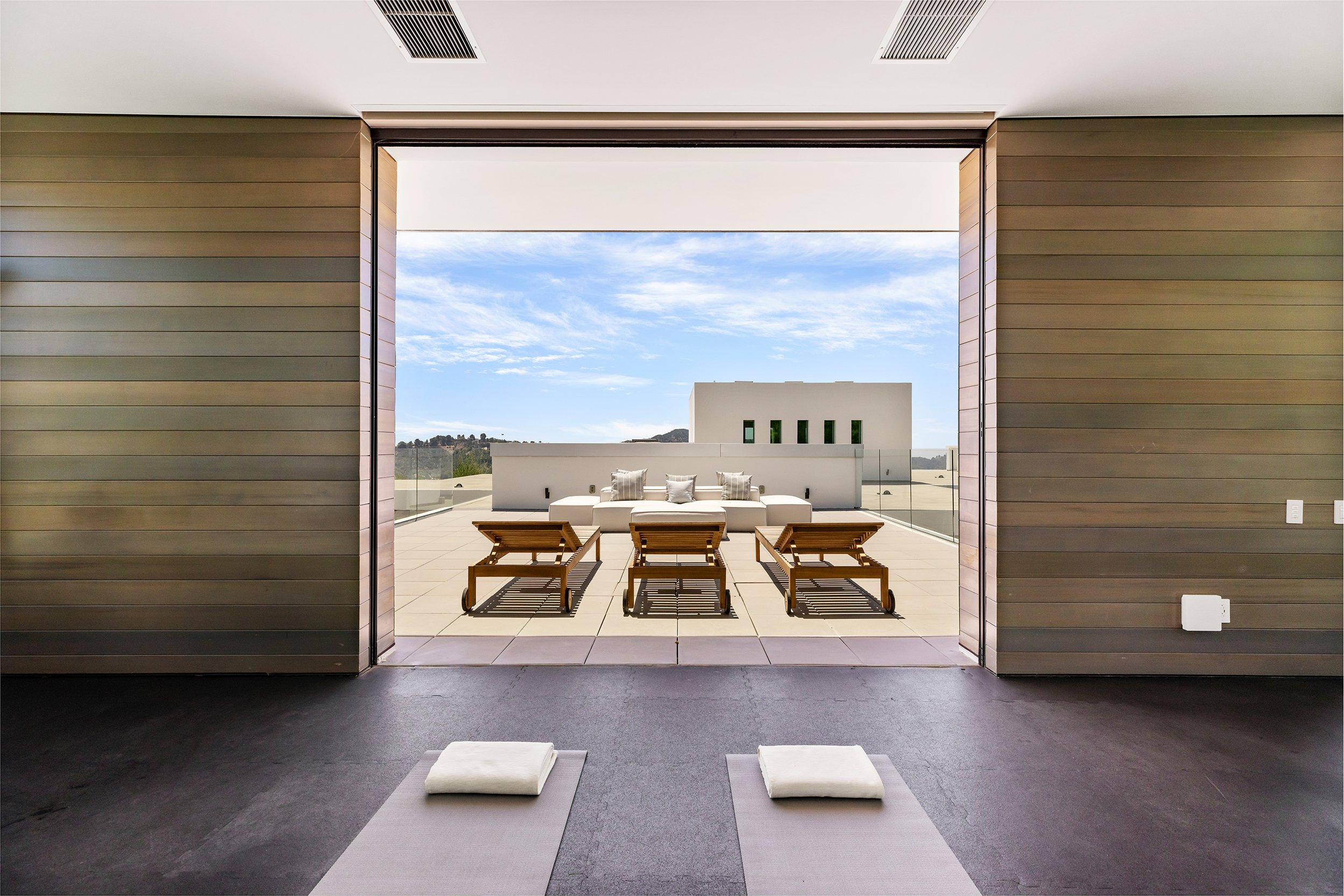 benedict canyon 2023, a modern indoor outdoor luxury resort style home in beverly hills — whipple russell architects