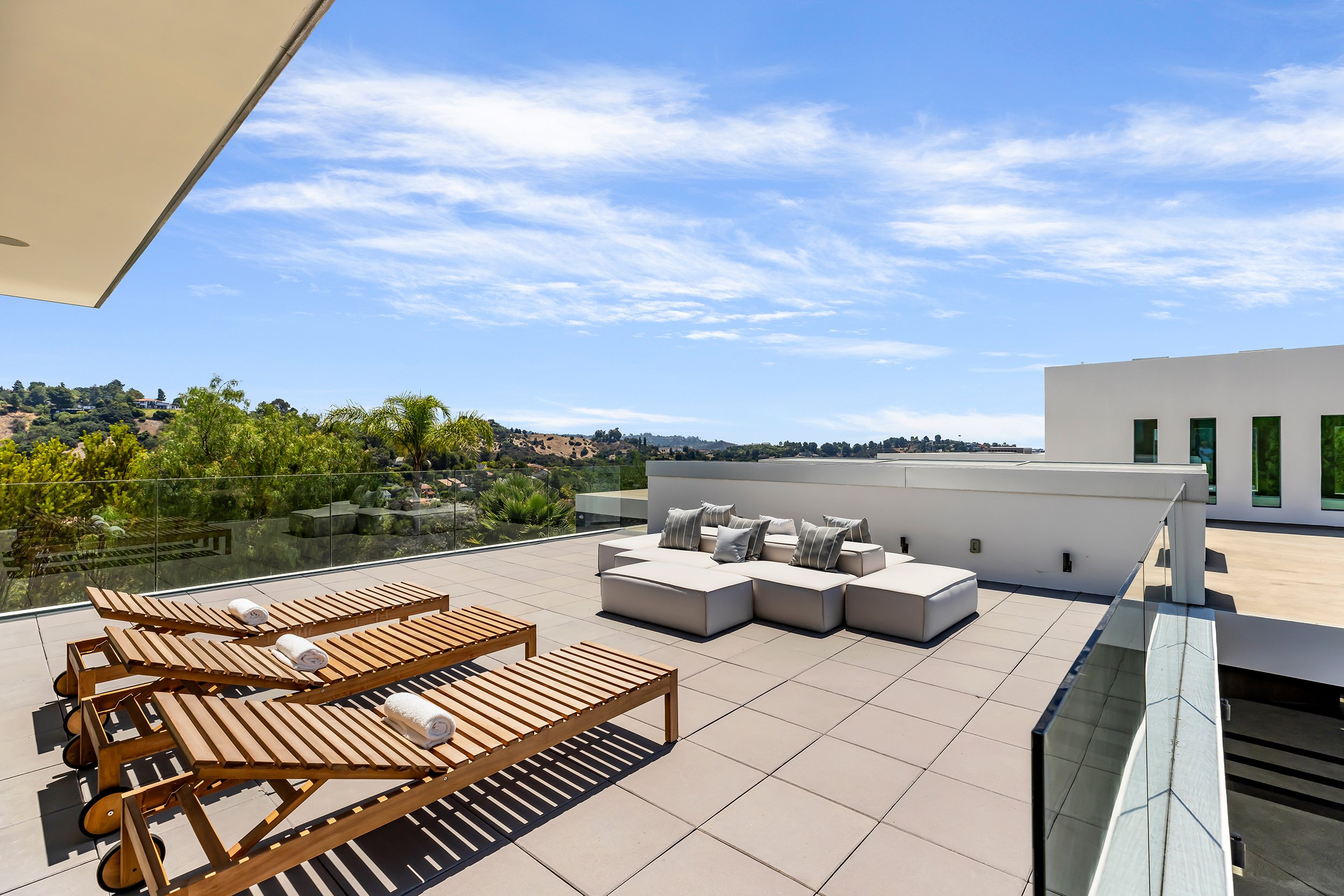 benedict canyon 2023, a modern indoor outdoor luxury resort style home in beverly hills — whipple russell architects