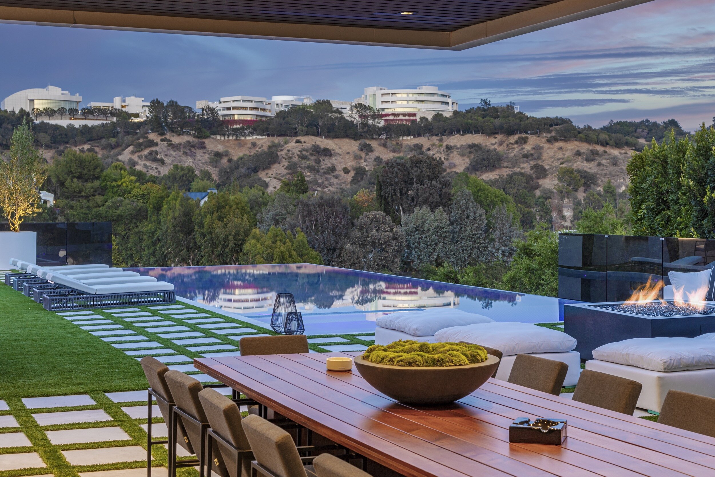 bundy drive, a modern resort style home with luxury entertainment spaces in brentwood, la — whipple russell architects