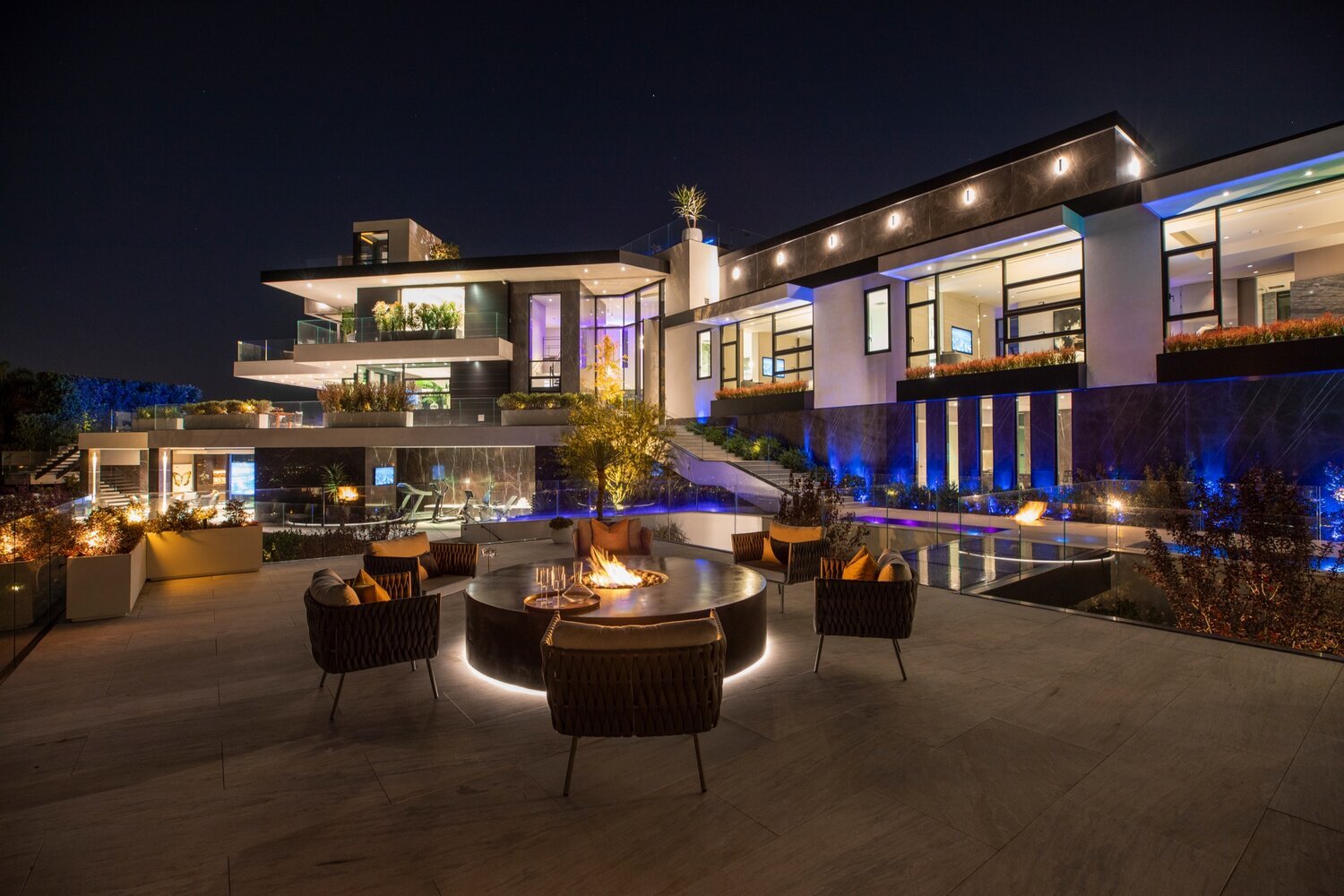 hedges, a modern hollywood hills home with luxury pool terrace & fire features — whipple russell architects