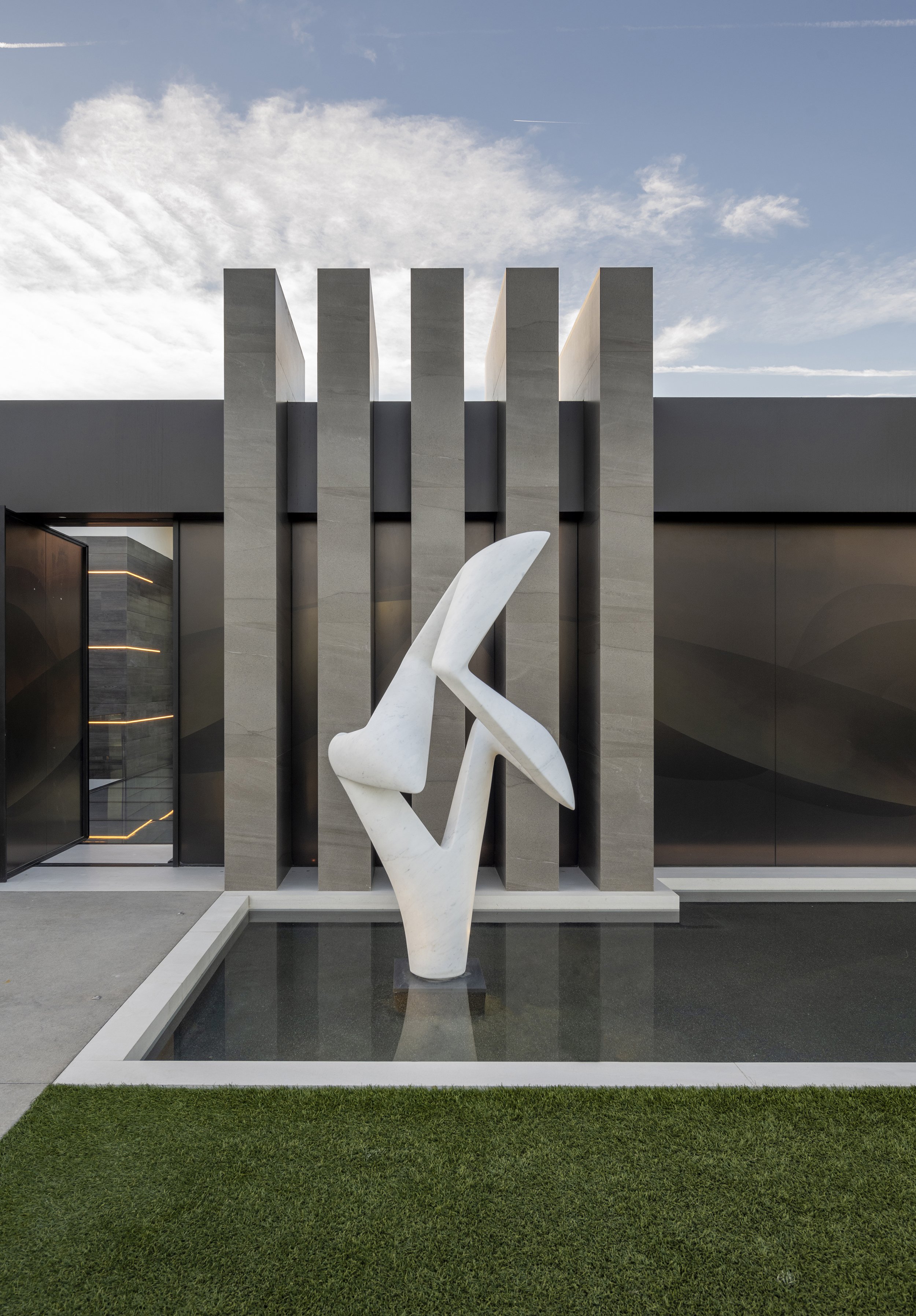 serenity, a luxury modern california desert home in indian wells — whipple russell architects