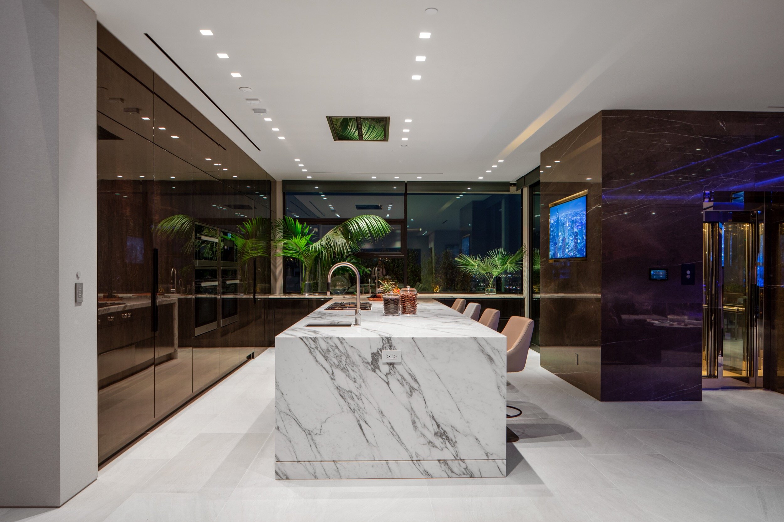 summitridge drive, a luxury hilltop estate in beverly hills with rooftop spa & guest house — whipple russell architects