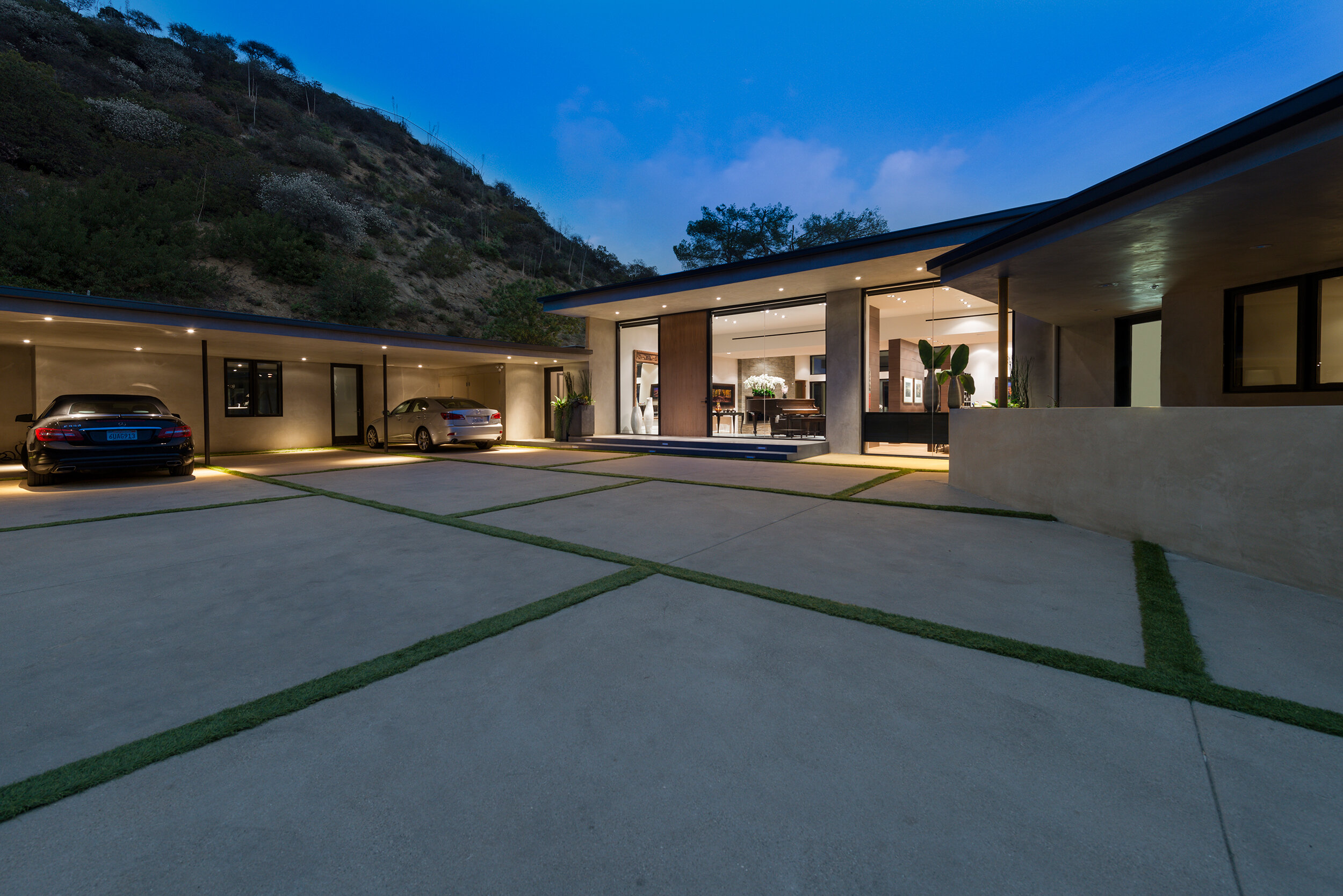 wallace ridge, a modern beverly hills home with rooftop lounge, central pool & music studio — whipple russell architects
